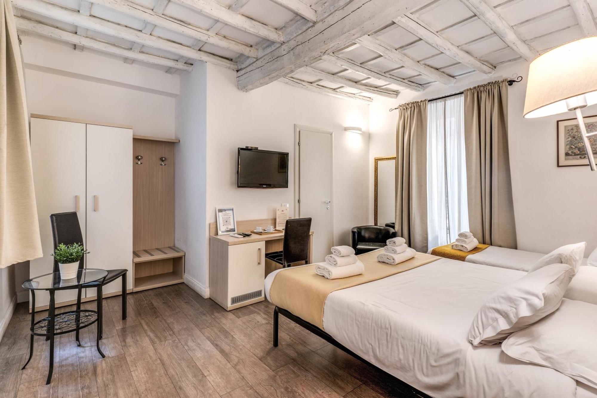 Magenta Deluxe Cancello Rome Extérieur photo